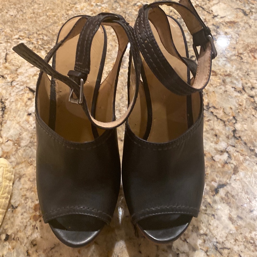 High heeled Nine West sandals